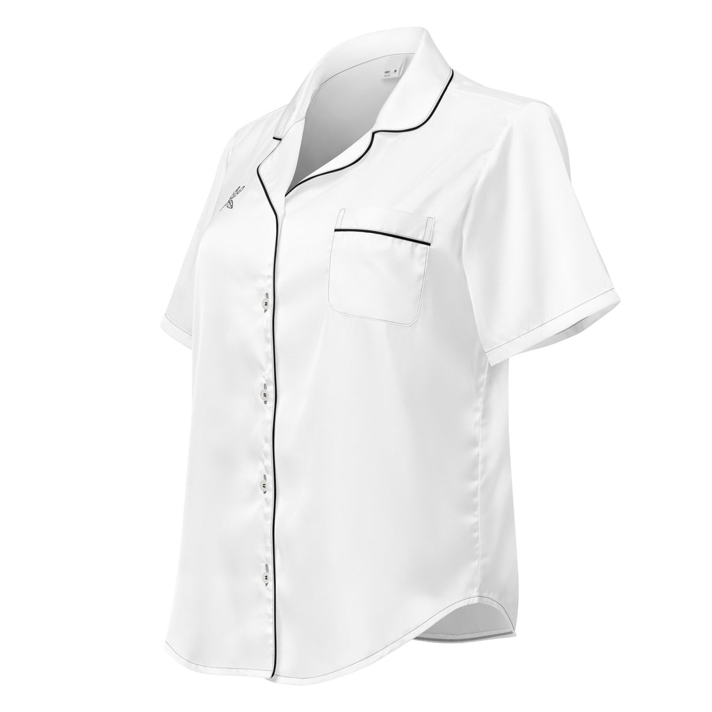 Dames korte mouwen pyjama top in wit met zwarte randen en een zakje aan de voorkant voor comfortabele nachtkleding.